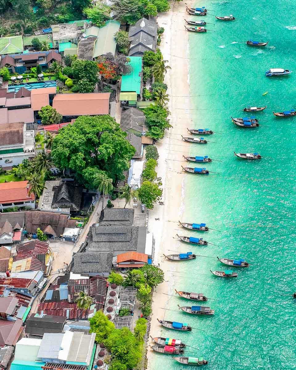 Read more about the article <div>Where to Stay on the Phi Phi Islands, Thailand: 3 Best Areas & Hotels</div>