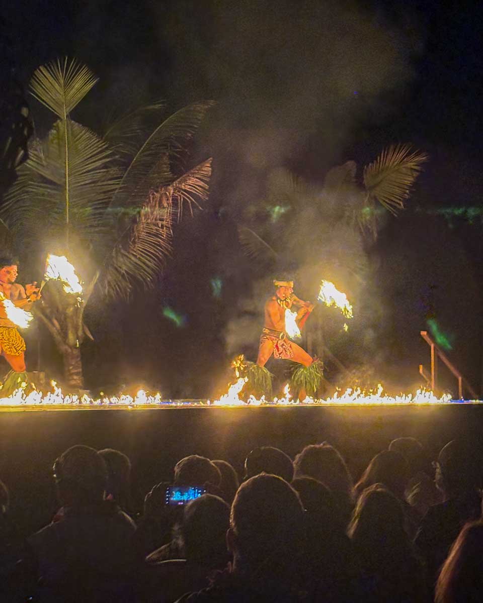 Read more about the article 3 Best Hawaiian Luaus in Kona, Big Island: Which One to Book