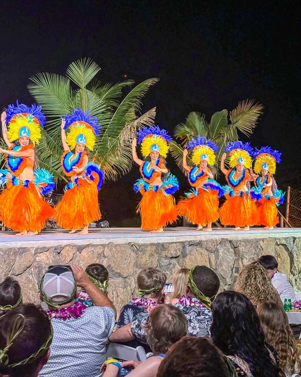 Read more about the article 3 Best Hawaiian Luaus in Maui: Which One to Pick