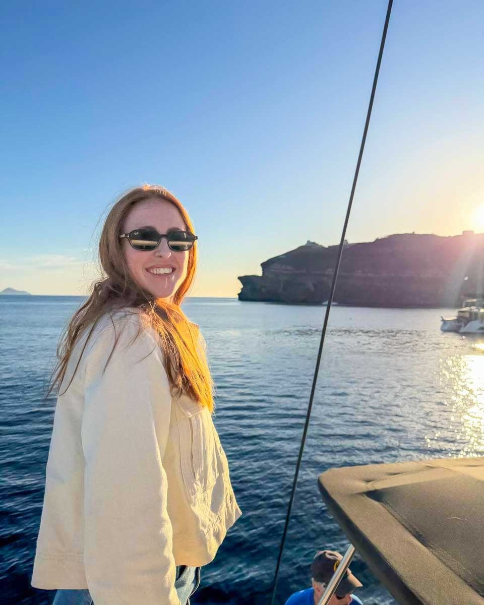 Read more about the article 15 BEST Things to Do in Santorini, Greece